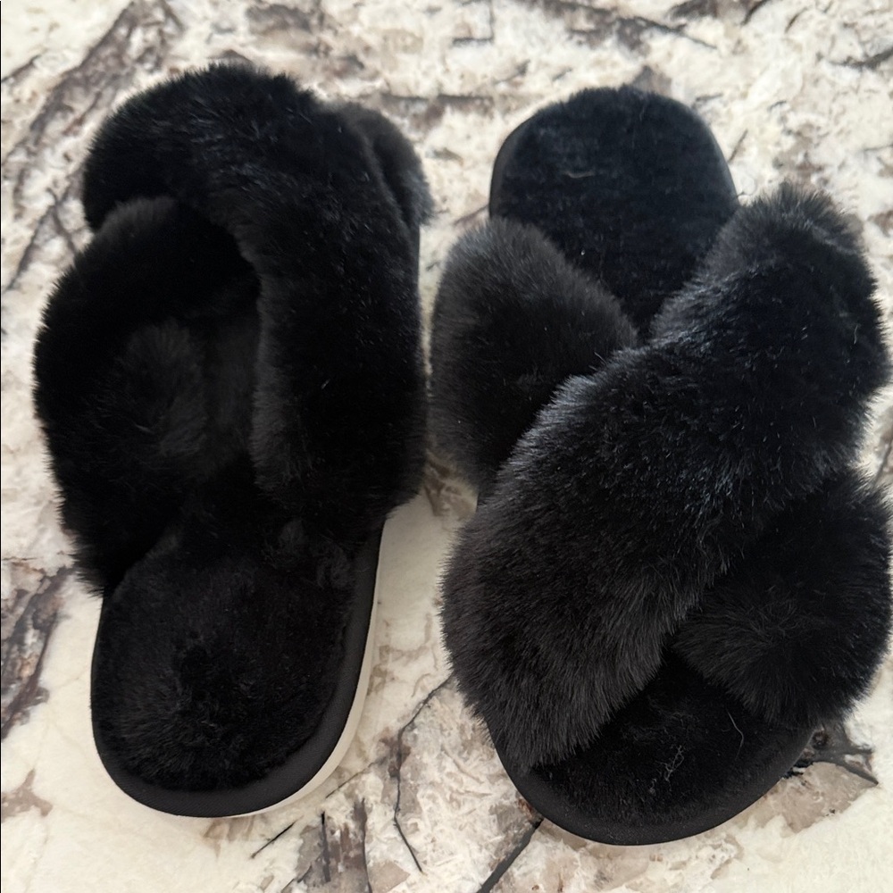 Luxurious Black Faux Fur Women's Slippers